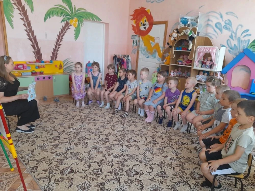 В старшей группе "Зайчик" прошла важная и познавательная беседа  "Осторожно,  открытый водоём!" В хо
