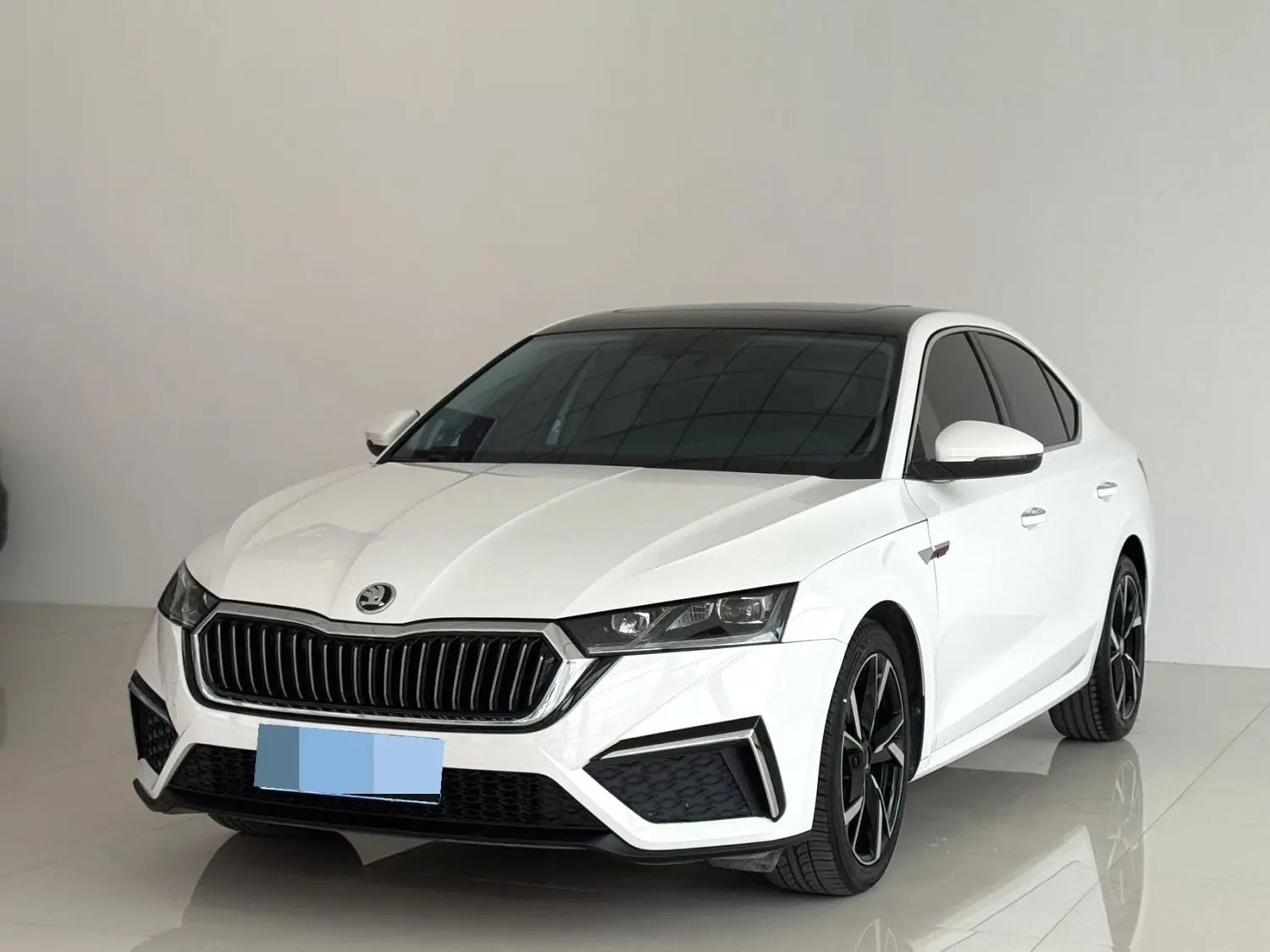 🔥 Skoda Octavia 2021 - лифтбек в максимальной комплектации 

⚡️ Двигатель: 1.4 турбо бензин (EA211)