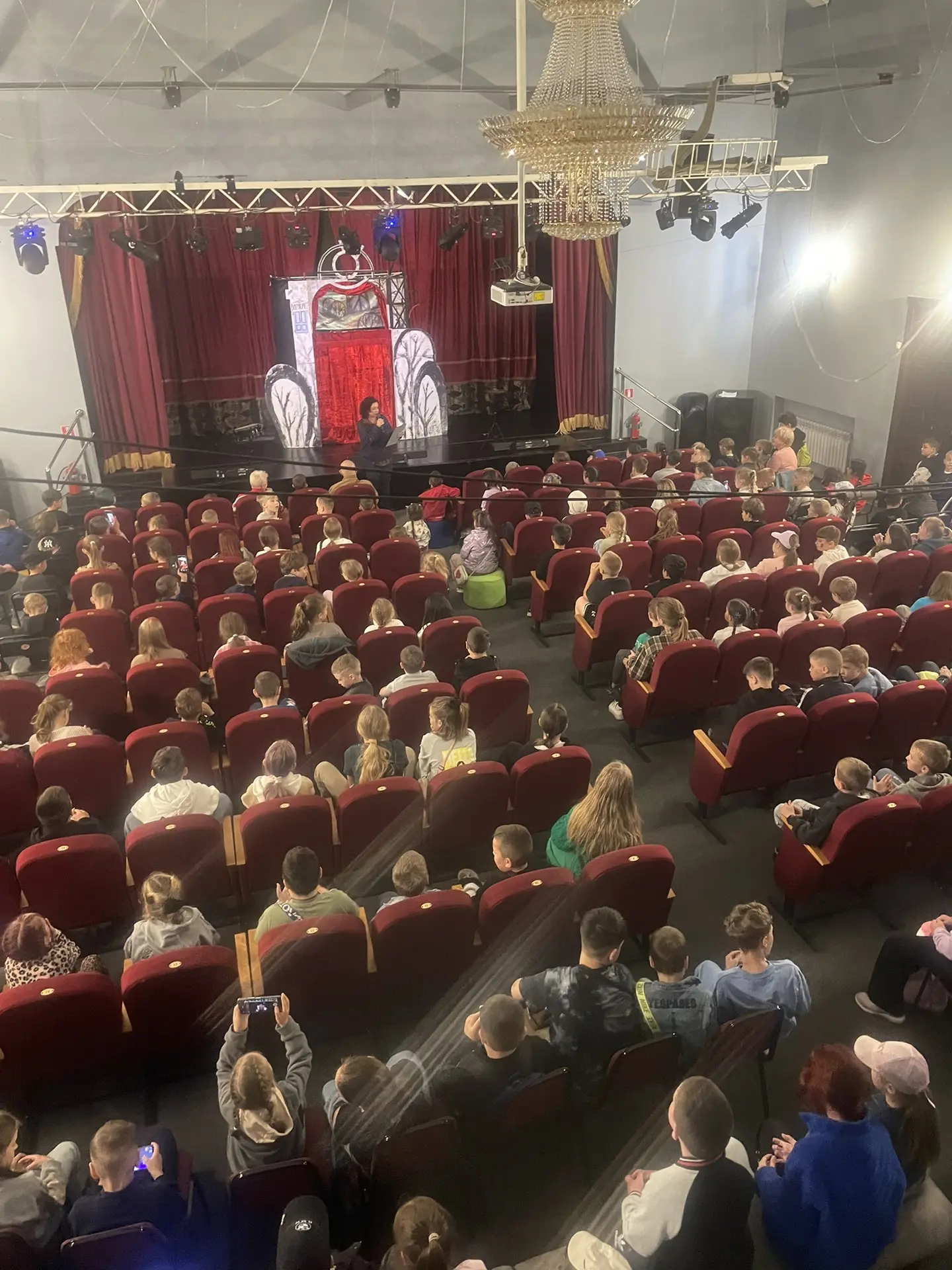 Спектакль "Петрушка солдат" собрал ПОЛНЫЙ ЗАЛ!🥳
СПАСИБО ВАМ!🫂До новых встреч.
