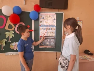 📌9 июня 2026 года в пришкольном лагере «Островок» как обычно поговорили о безопасности. Состоялся к