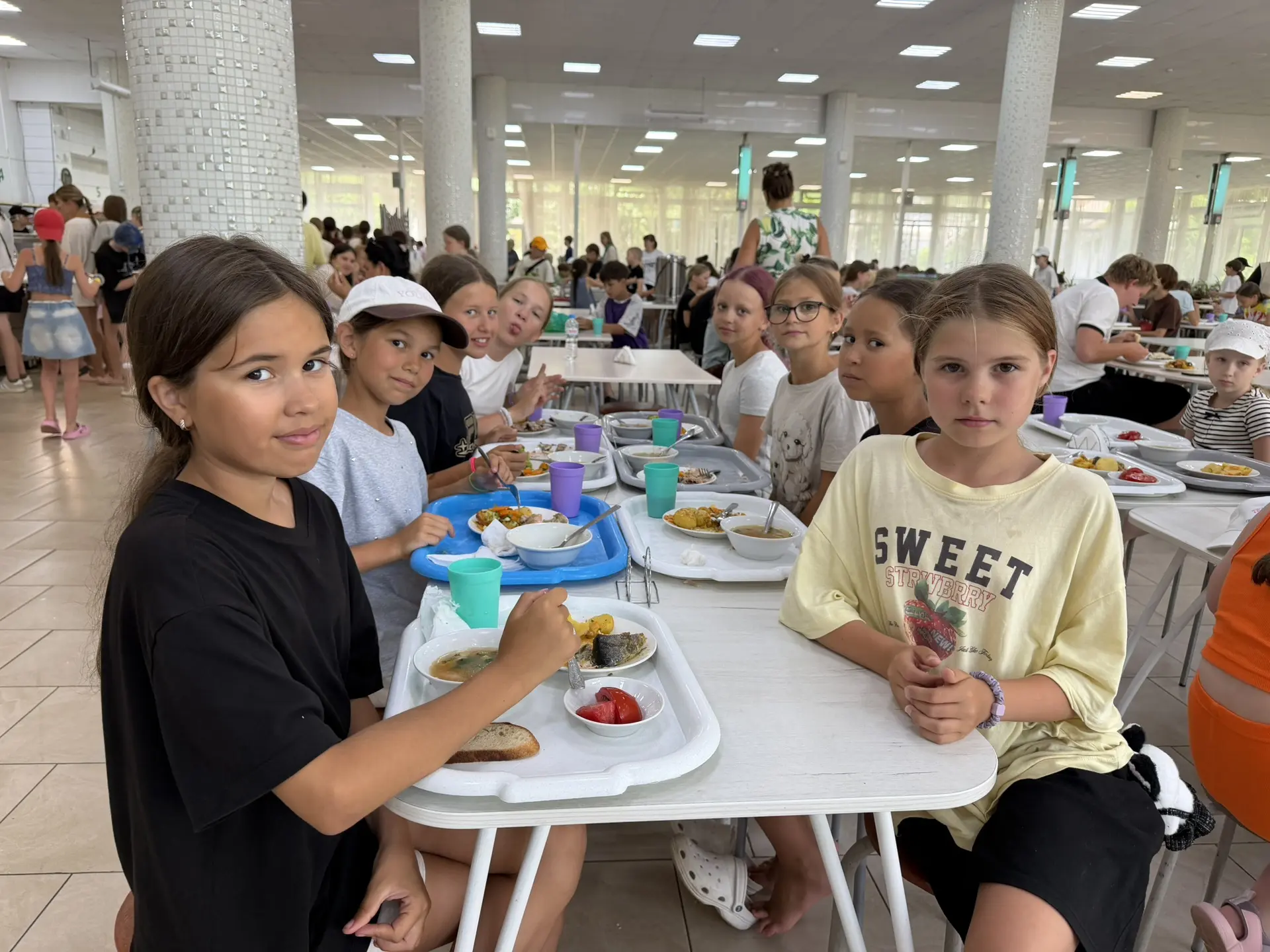 Приятного аппетита 😋 

Завершающий обед второй смены🤍

Благодарим поваров Энергетика за вкусное и 