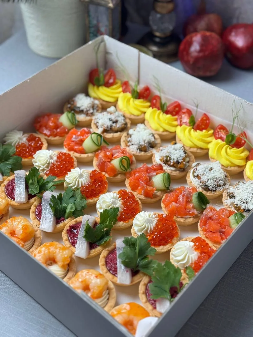 Бокс таратлеток 36 шт: 6 вкусов по 6 шт

Состав:
- сырно-яичный паштет
- мидии
- форель
- красная ик