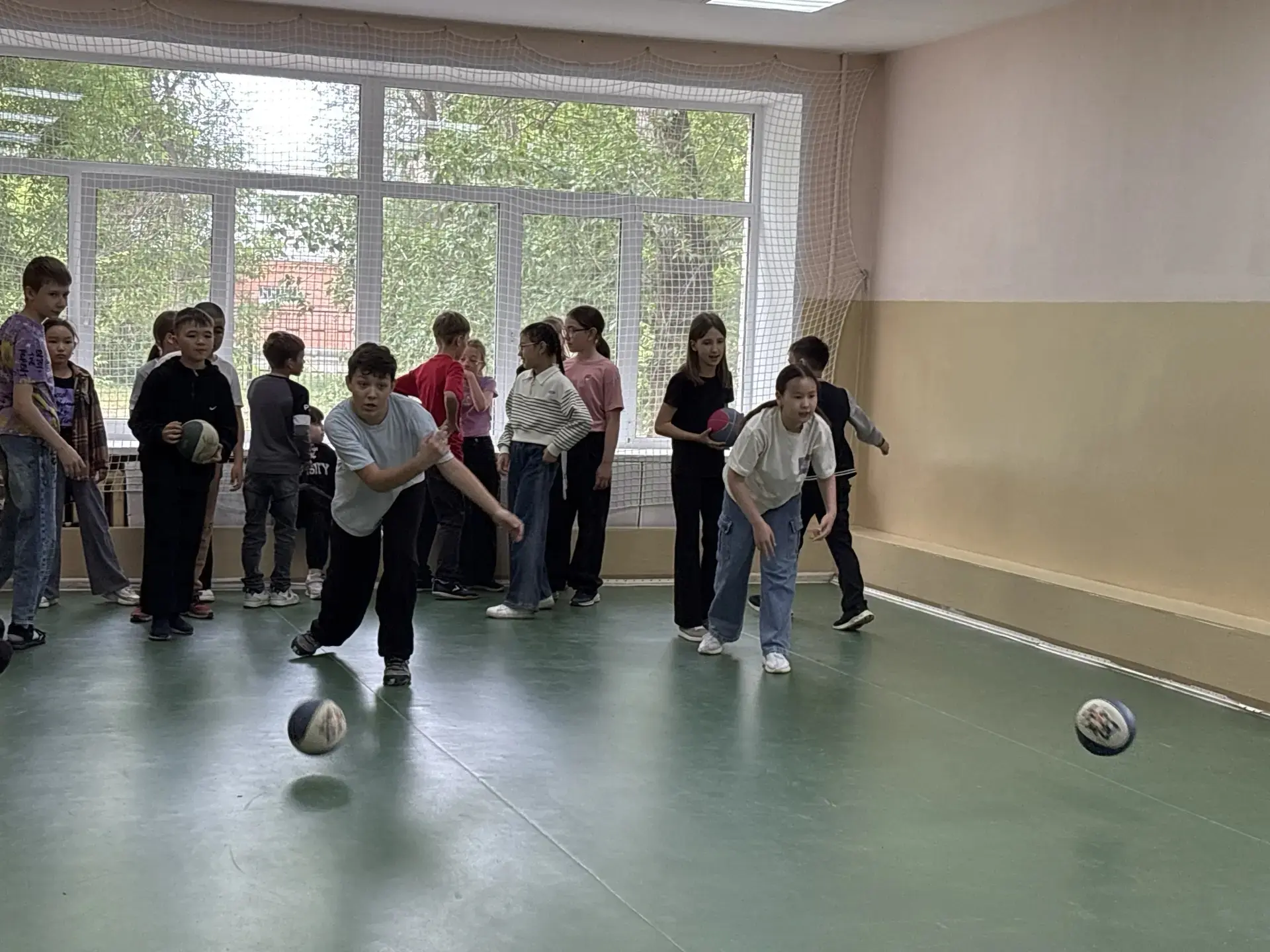 Спорт — это драйв, здоровье и дружба! 🏐

В детском лагере «Солнышко» мы верим, что активный отдых —