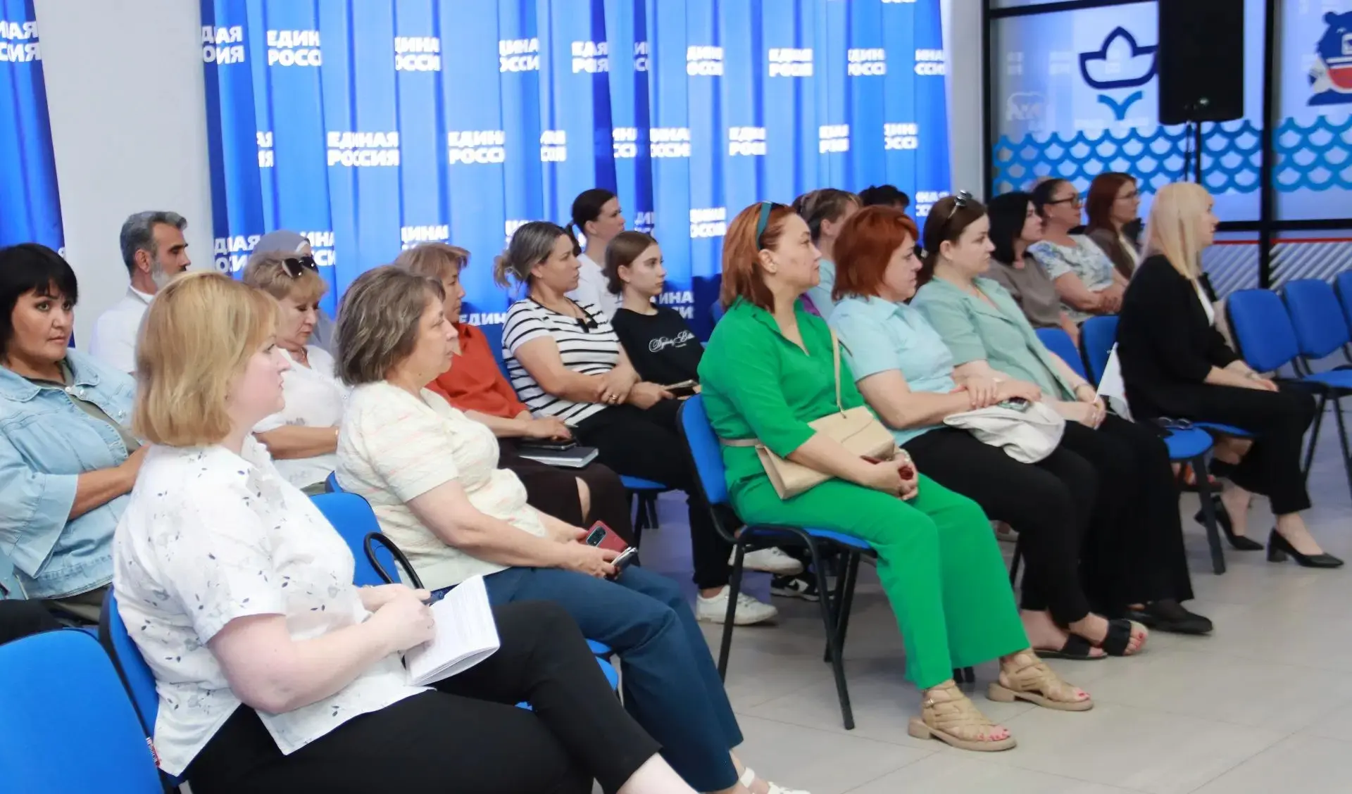 В Штабе общественной поддержки партии «Единая Россия» состоялось родительское собрание, посвященное 