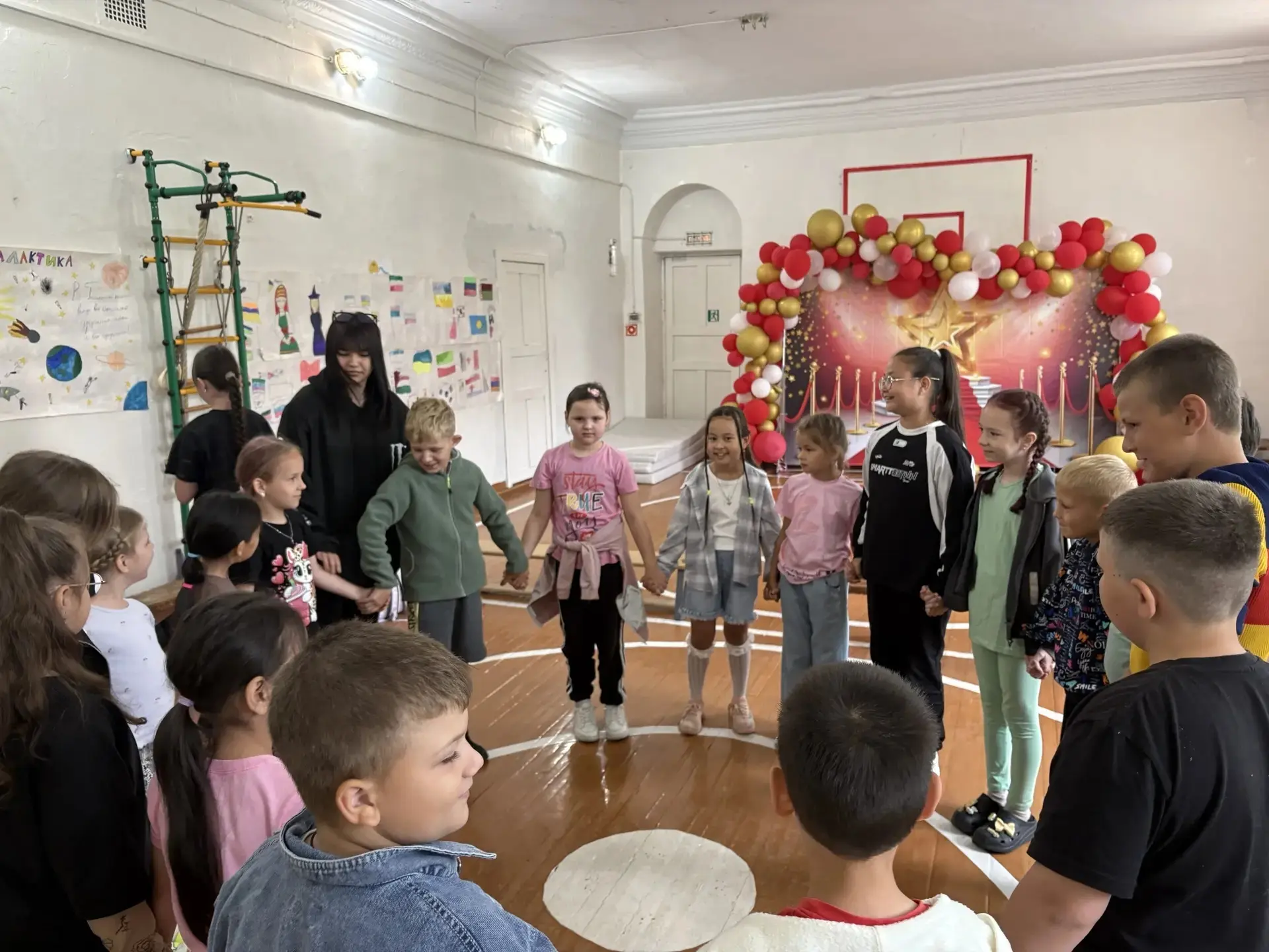 🌍 Единство в многообразии: 8 июня встретили День национальностей! 🇷🇺

Сегодняшний день в нашем ла