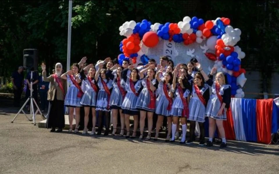 🔔🎉 Последний звонок 2026 — праздник, объединяющий сердца!

🔔26 мая в нашей школе прозвучал послед