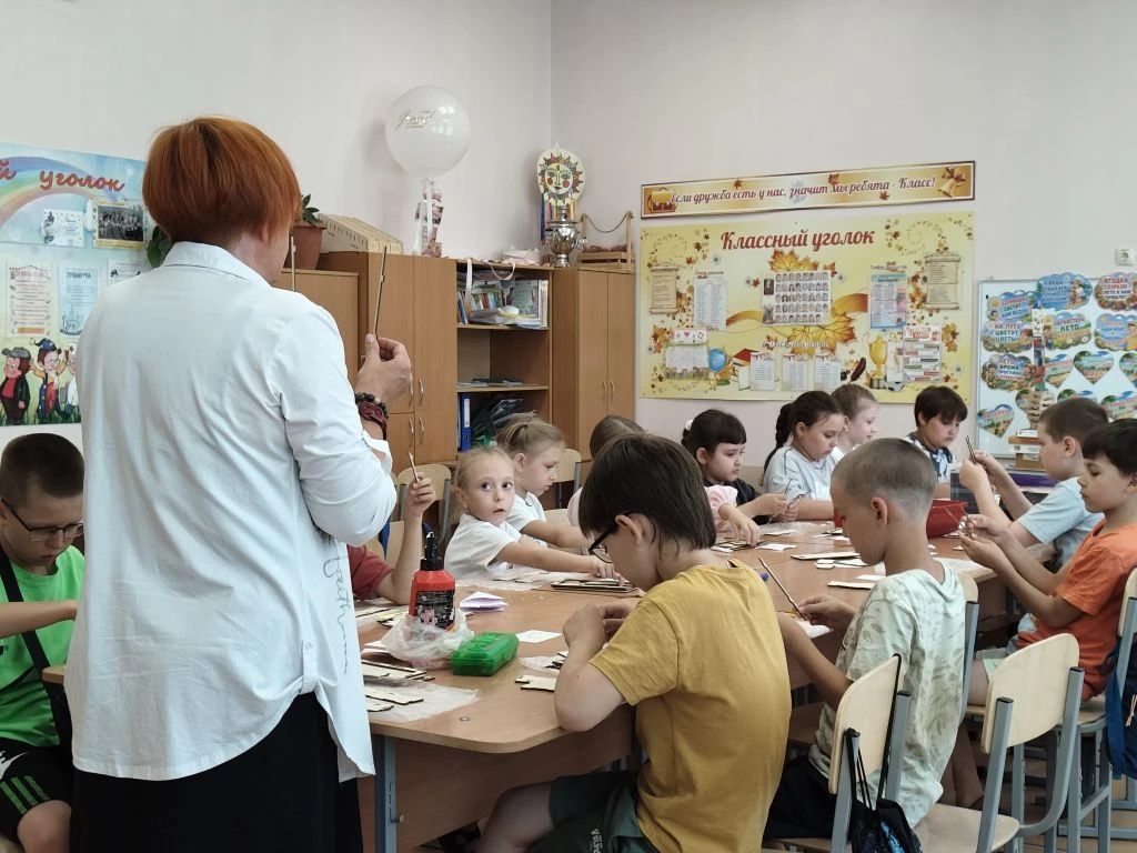 🎨 Пришкольный лагерь «Капитошки»: день восьмой — День творчества! 🎨

Восьмой день в лагере «Капито