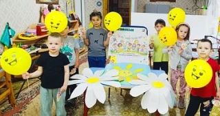 В первый день лета вся страна отмечает замечательный праздник - День защиты детей.
Это не только вес