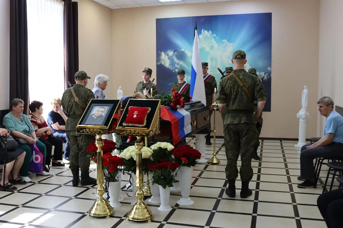 Сегодня жители Нелидовского муниципального округа прощаются с  Дмитрием Александровичем Белюсевым – 