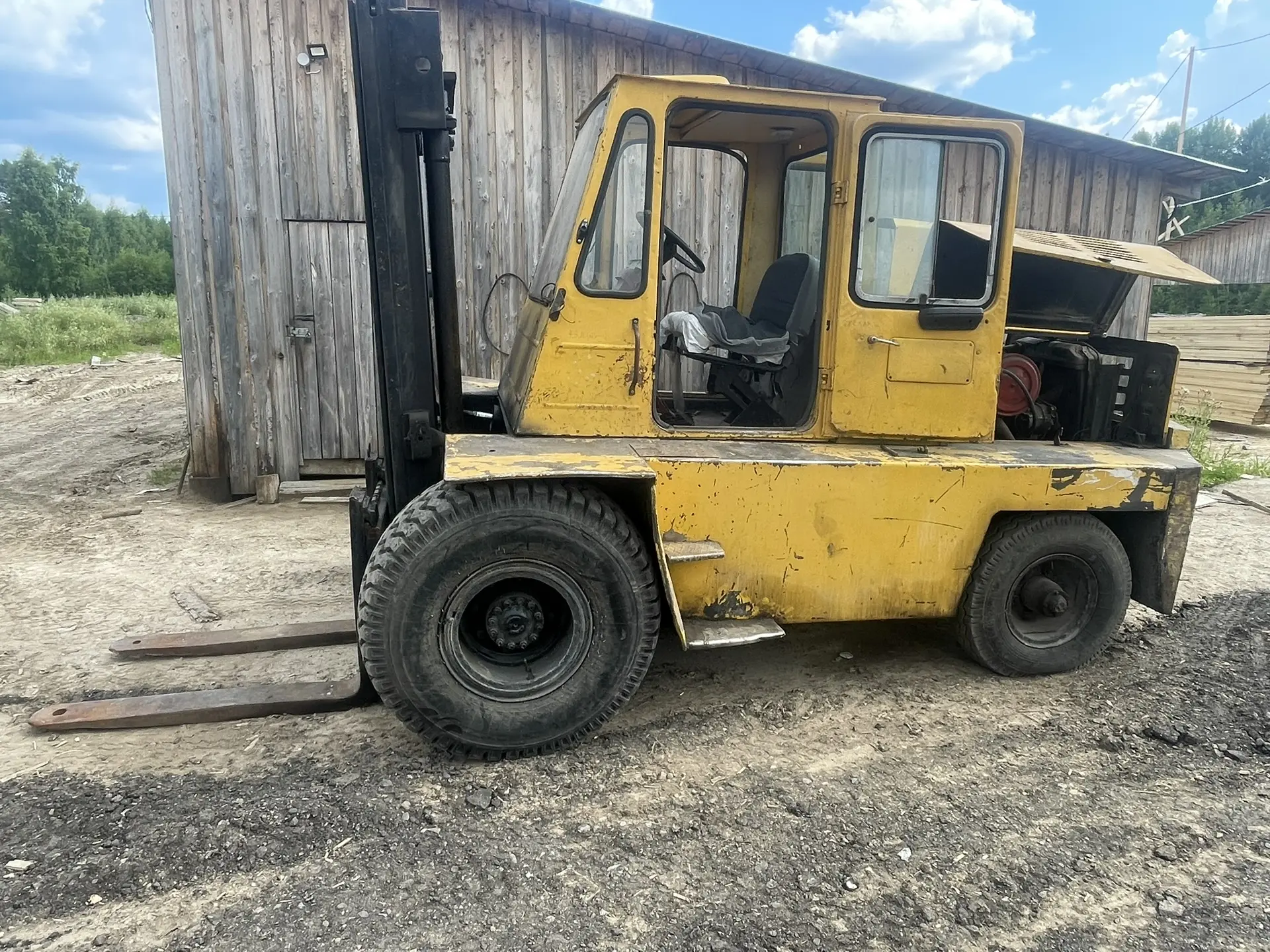 🚜 Продам вилочный погрузчик! Отличное решение для бизнеса и склада!
Предлагаю Львовский погрузчик:
