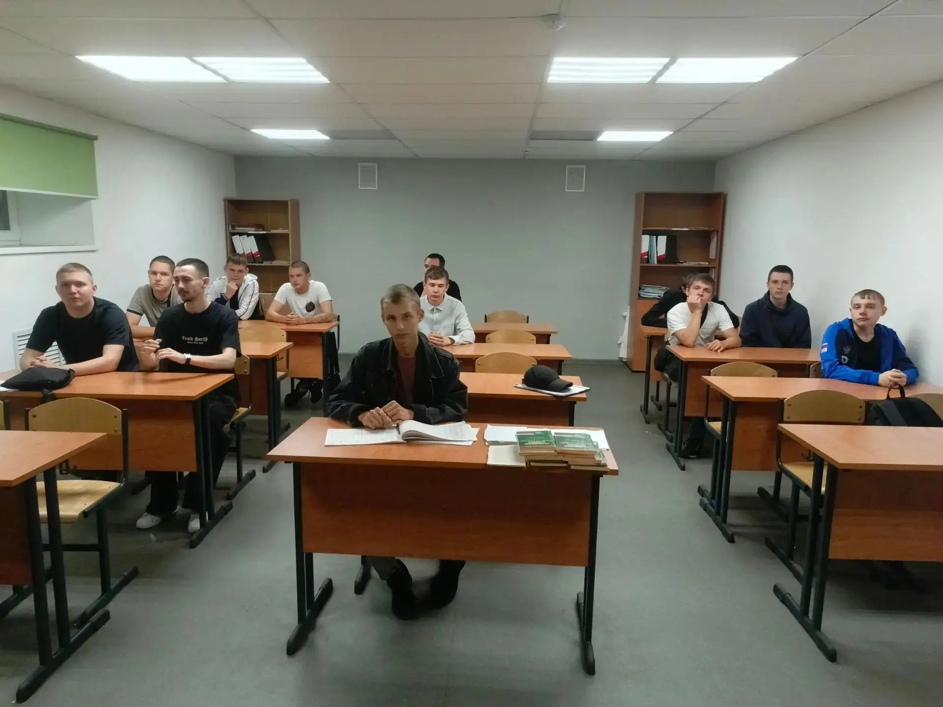 🔸Кураторский час️🔸

️✅️В преддверии летних каникул со студентами проведен кураторский час на тему: