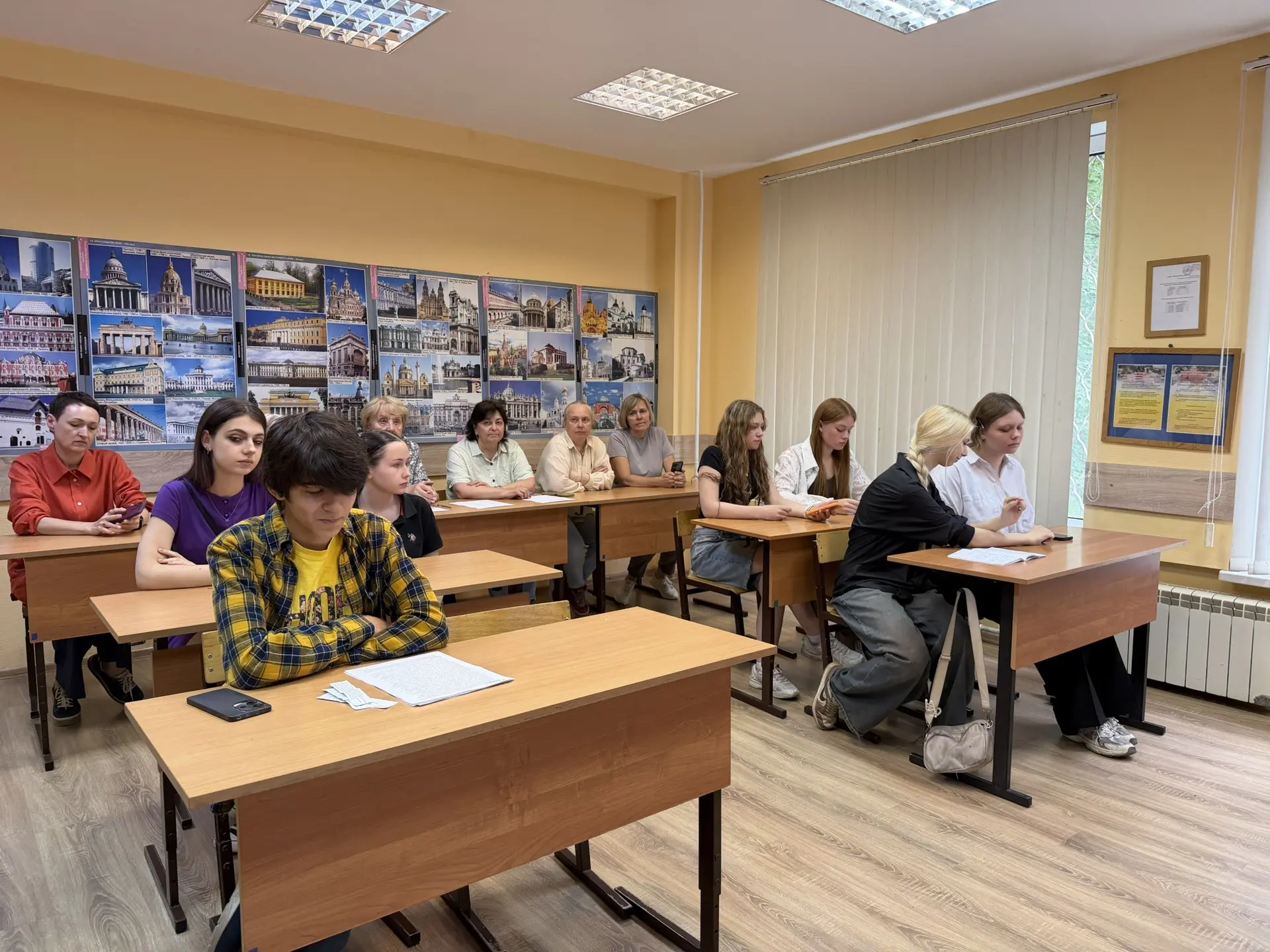 🎉Пятый класс в Детской художественной школе города Дмитрова успешно сдал экзамен по истории искусст