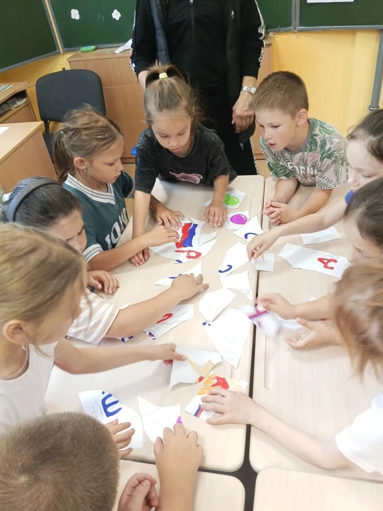 🗓️ДЕНЬ ДЕВЯТЫЙ | ДЕНЬ РОССИИ🇷🇺

📌В нашем лагере с размахом отметили День России! Этот день был н