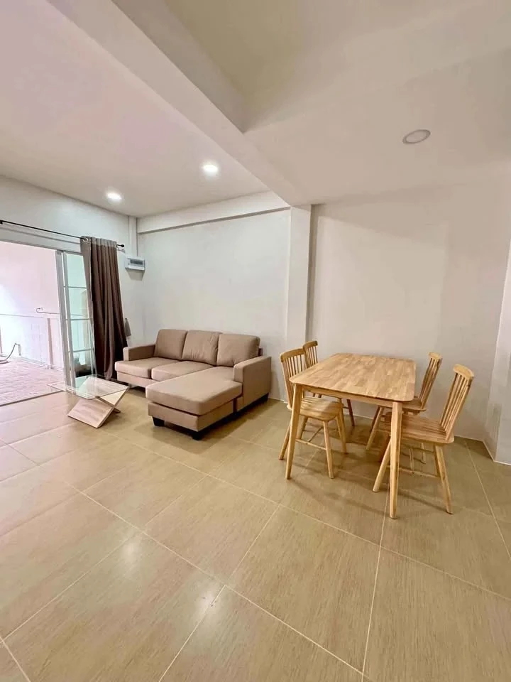 Двухэтажный дом в аренду в поселке Ромклау, Вичит
🏠 Аренда недвижимости / Вилла

💰 Цена: 20 000 TH