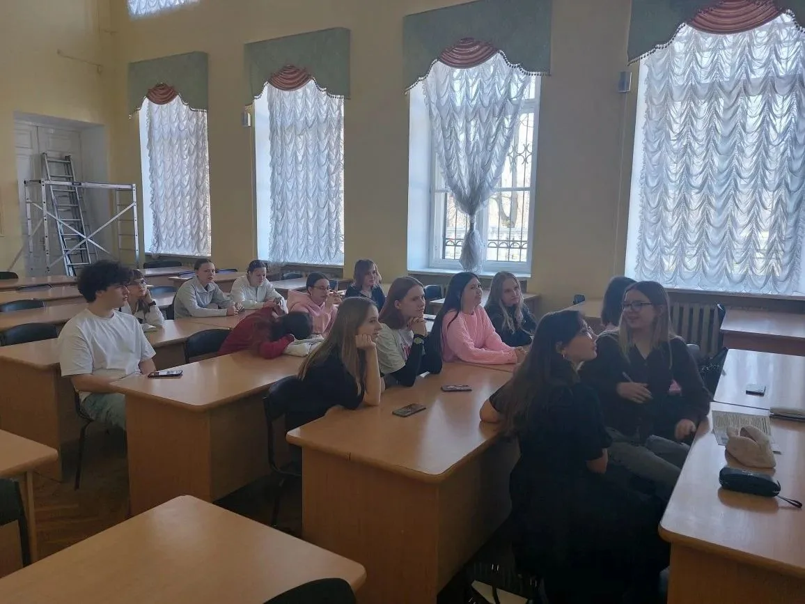 ВАЛЮТНЫЕ ЗАГАДКИ И «СВОЯ ИГРА»: КАК ДОЦЕНТ ПГУПС УВЛЕКЛА ШКОЛЬНИКОВ МЕЖДУНАРОДНОЙ ТОРГОВЛЕЙ 💱🎲17 а