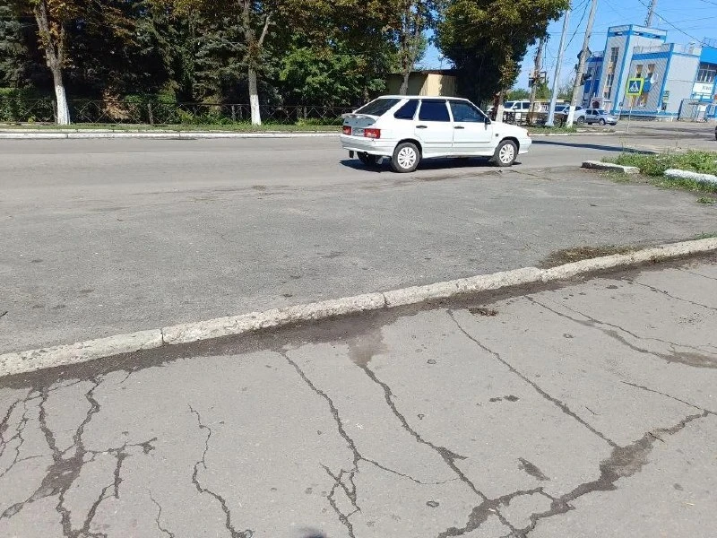 Переслано: Подслушано в Шахтёрске

В Шахтерске продолжаются работы по уборке тротуаров

Специалисты 
