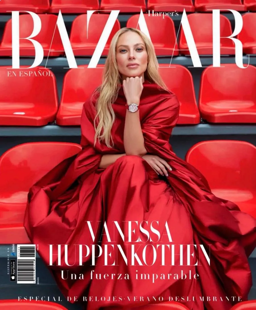 Очень яркое цветовое решение обложки свежего мексиканского Harper’s Bazaar 

#обложкадня
