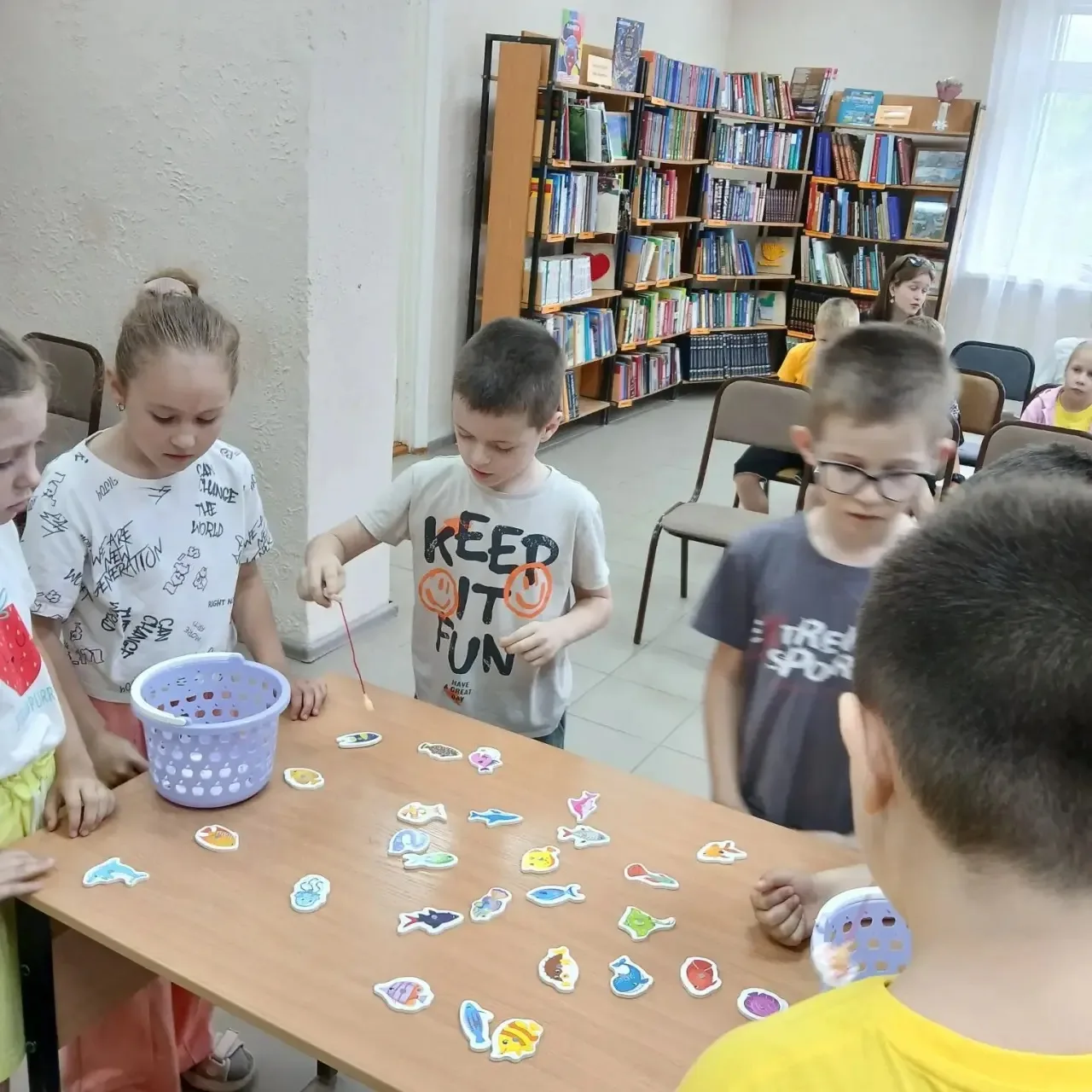 10 июня мальчишки и девчонки нашего пришкольного лагеря посетили вновь филиал библиотеки им В.В.Маяк
