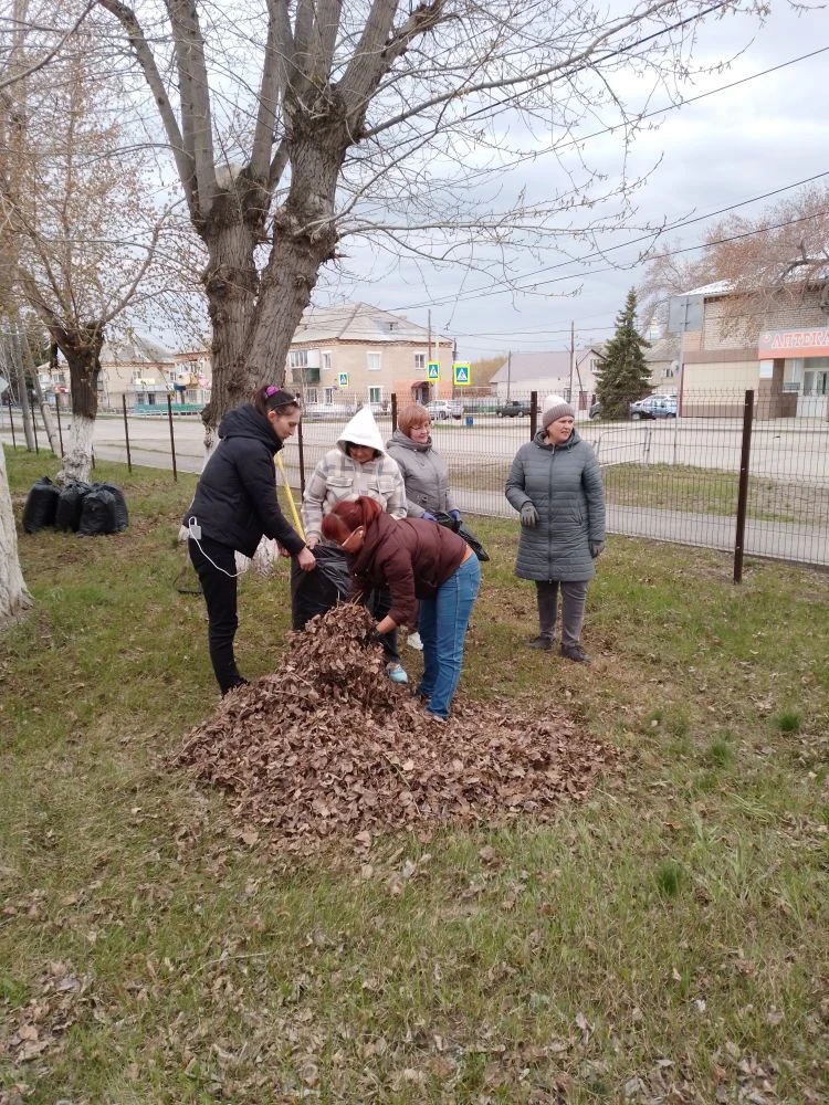 ☘️Субботник: вместе за чистоту и порядок

Сотрудники Районной больницы села Октябрьское дружно вышли