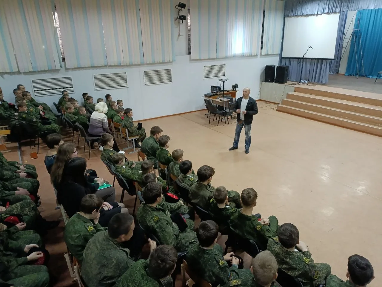 ✅️23 марта 2026 года в Алчевском казачьем кадетском корпусе имени Матвея Ивановича Платова врачом-на
