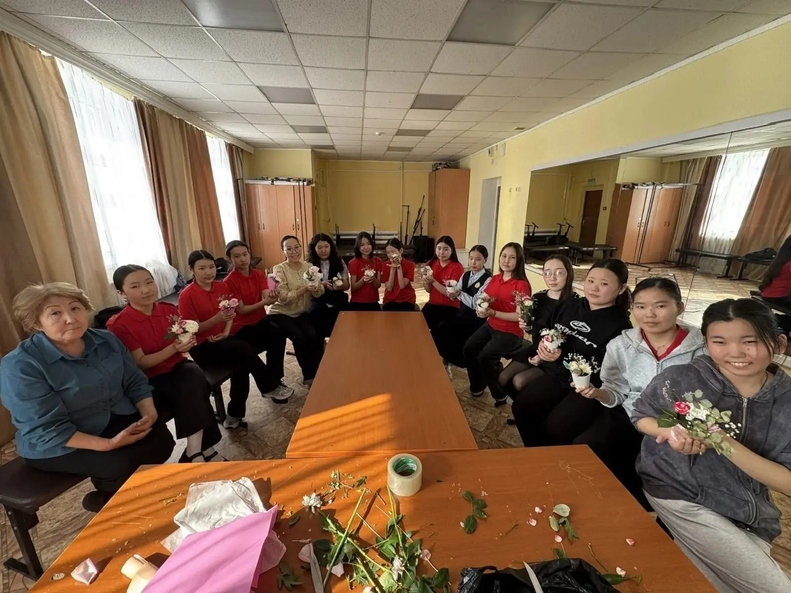 Республикабытыгар культура,
Улууспутугар оҥорон таһаарыы,
Наһилиэкпитигэр тупсаҕай көстүү сыла
биллэ