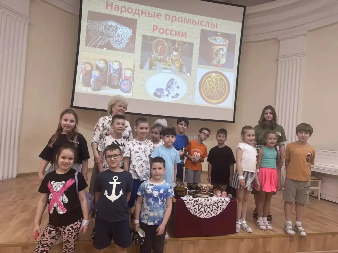 Новости лагеря «Яблонька»
11 июня: день патриотизма в лагере
11 июня ребята из лагеря «Яблонька» при
