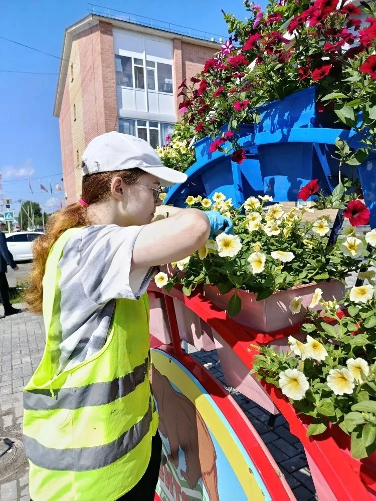Дорогие друзья!
За эту неделю молодежный трудовой отряд продемонстрировал отличную работу и настоящи
