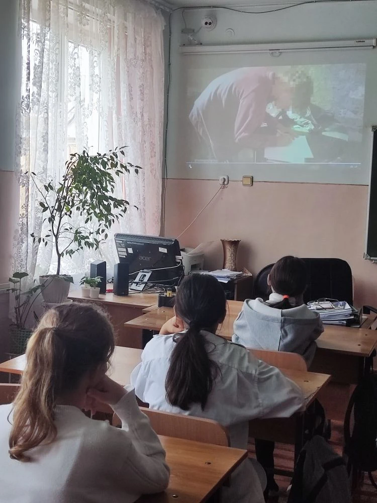 В настоящее время ведётся активная работа по защите детей от негативного влияния интернета. Основные