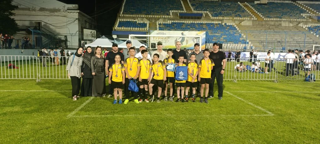 ⚽  В Махачкале на стадионе «Динамо» состоялся турнир среди детских команд, посвящённый  памяти сотру