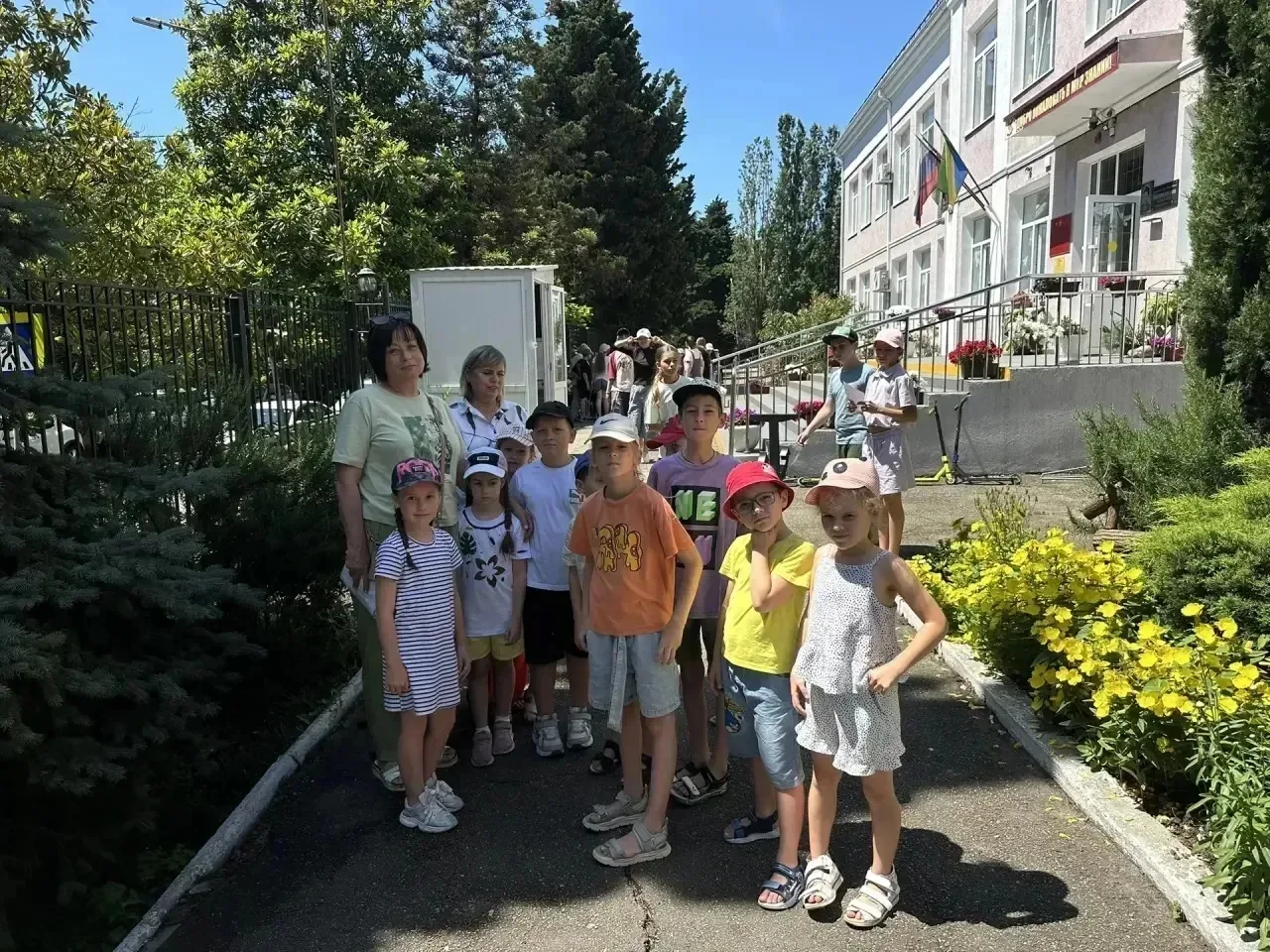 Выходим за рамки кабинетов 🚀!

Команда МБОУ ДО ЦДЮТ им. С.В. Дудко регулярно доказывает: туризм и к