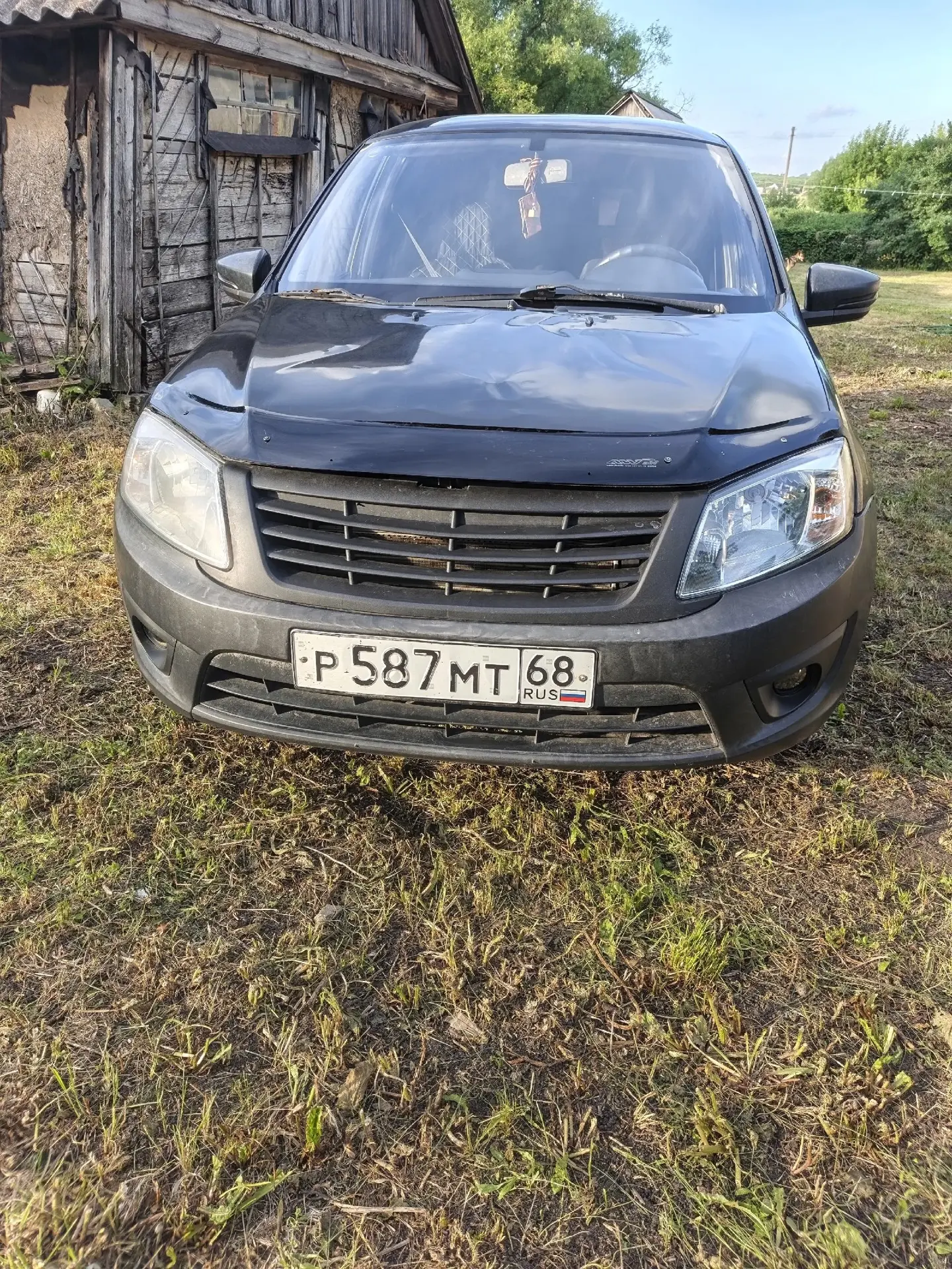 Продам Гранту 2014год. 2 хозяина. 2комплекта колёс на дисках. Хорошая музыка пионер. Led оптика в 2 