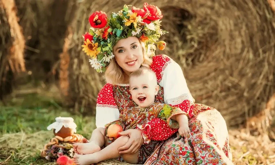 Дорогие родители! ✨

Приглашаем вас и ваших детей принять участие в международном конкурсе «Мама и д
