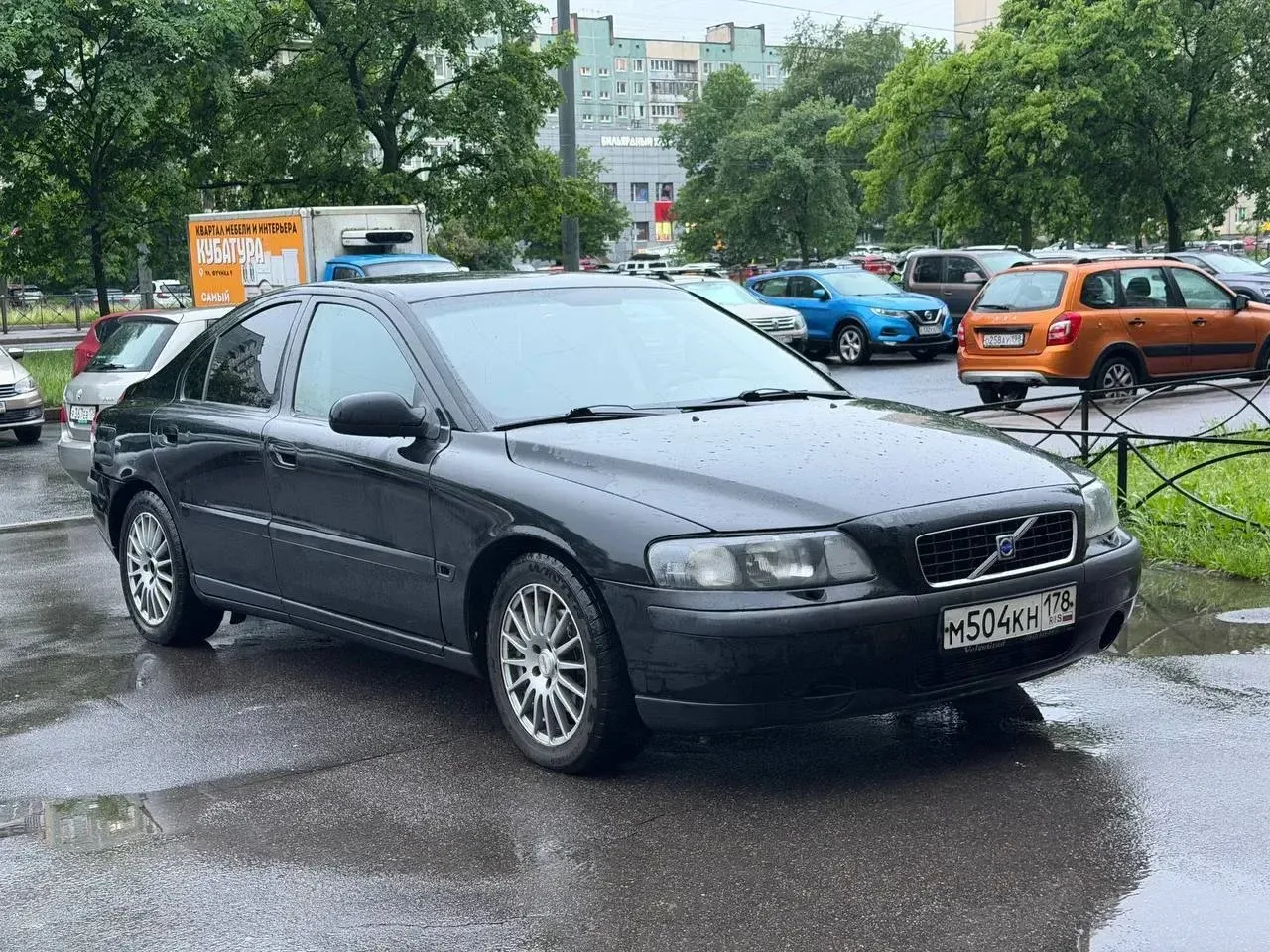 Volvo S60
2.4 (170л.с) МКПП 2003 год

Юридически чистая(без штрафов и запретов)✅
На полном уверенном