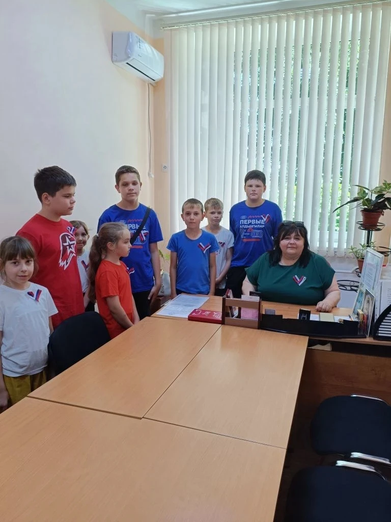 Патриотическая акция «Сердце России» 🇷🇺

12 июня Россия празднует День России — день единства и го