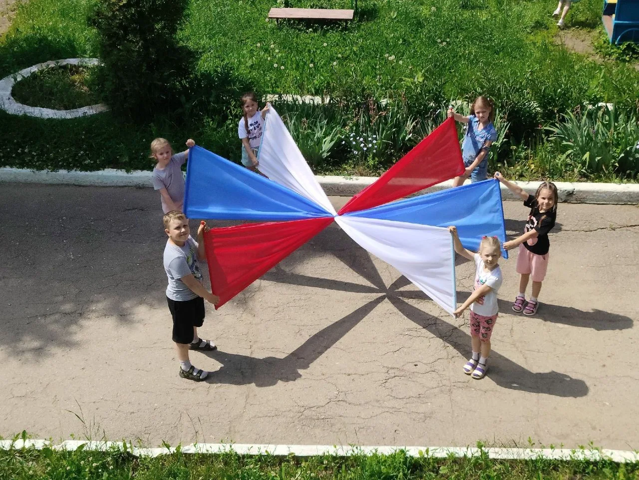 #Российскийтриколор
#ДеньРоссии
#ГодЕдинстваНародовРоссии