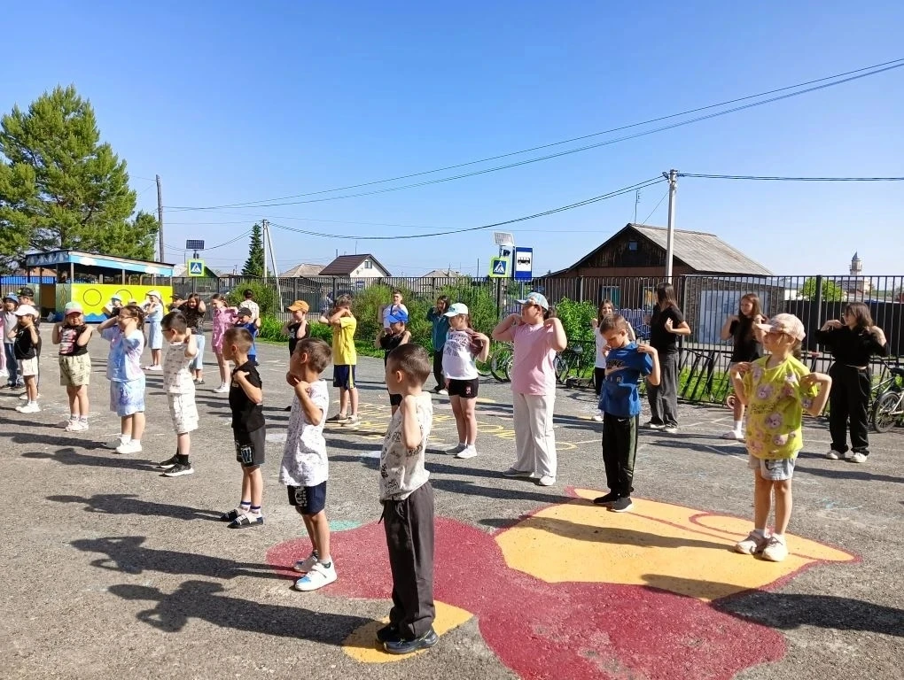 🌞 В филиале "Акияровская СОШ" распахнул двери летний пришкольный лагерь «Страна детства»! 🌞

Первы