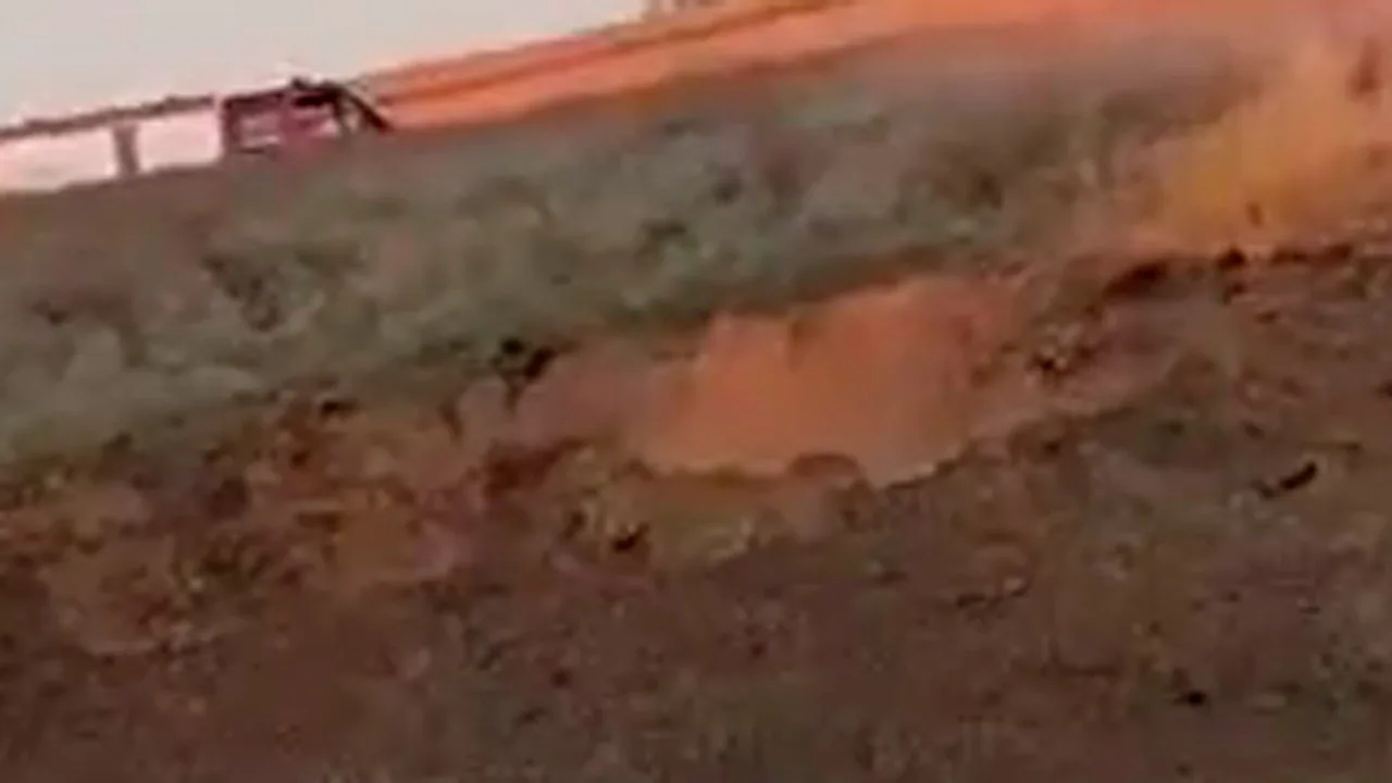 В Польше произошёл мощный взрыв, обнаружены обломки неизвестного объекта.

В районе села Тарнава-Кол