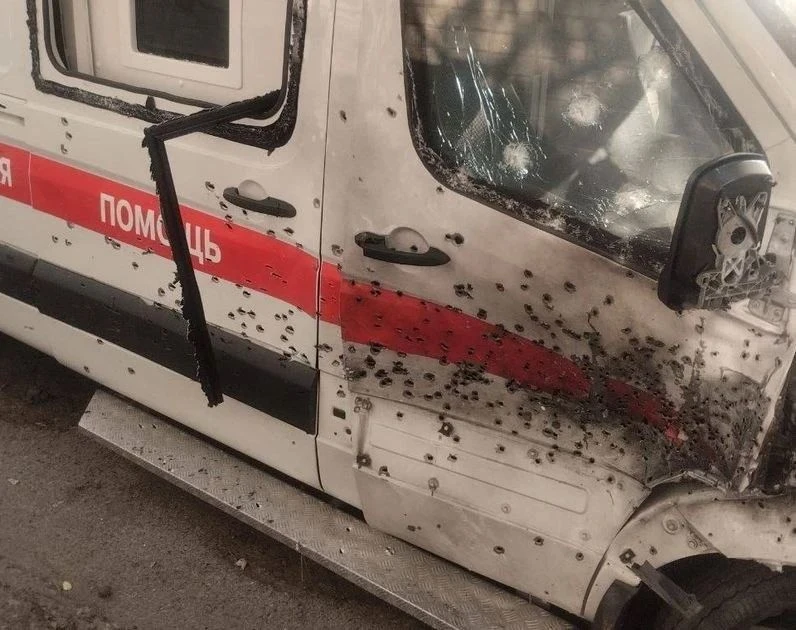 ВСУ атакуют скорую помощь.

В Белгородской области при атаке дрона пострадали фельдшер и водитель ск
