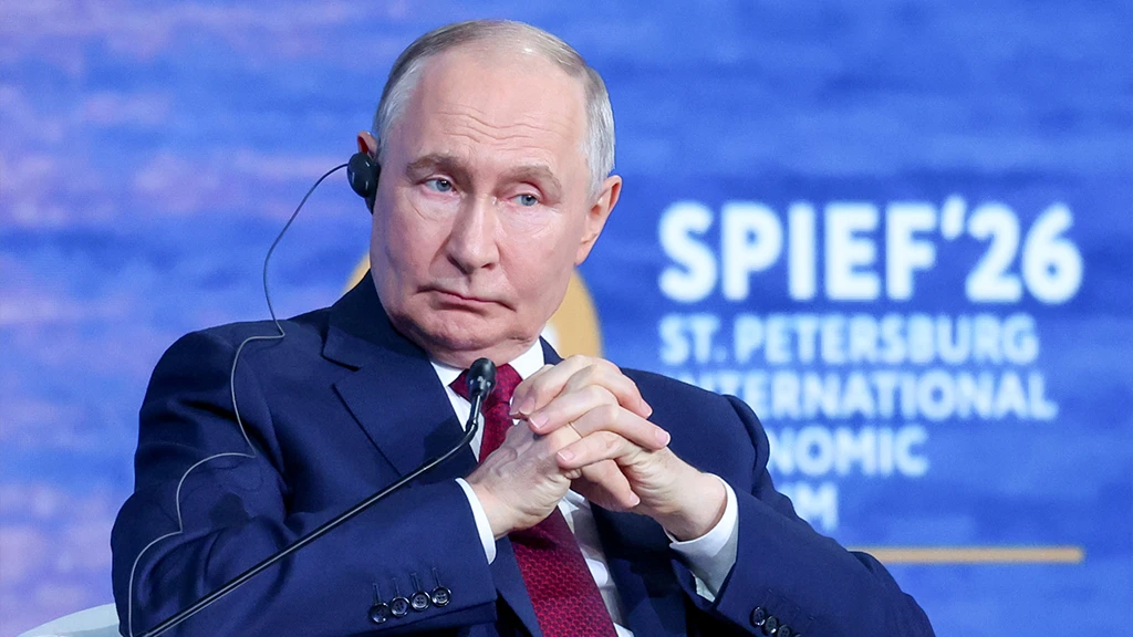 Путин поручил отложить снижение порога по НДС для малого бизнеса

Владимир Путин на ПМЭФ поддержал п