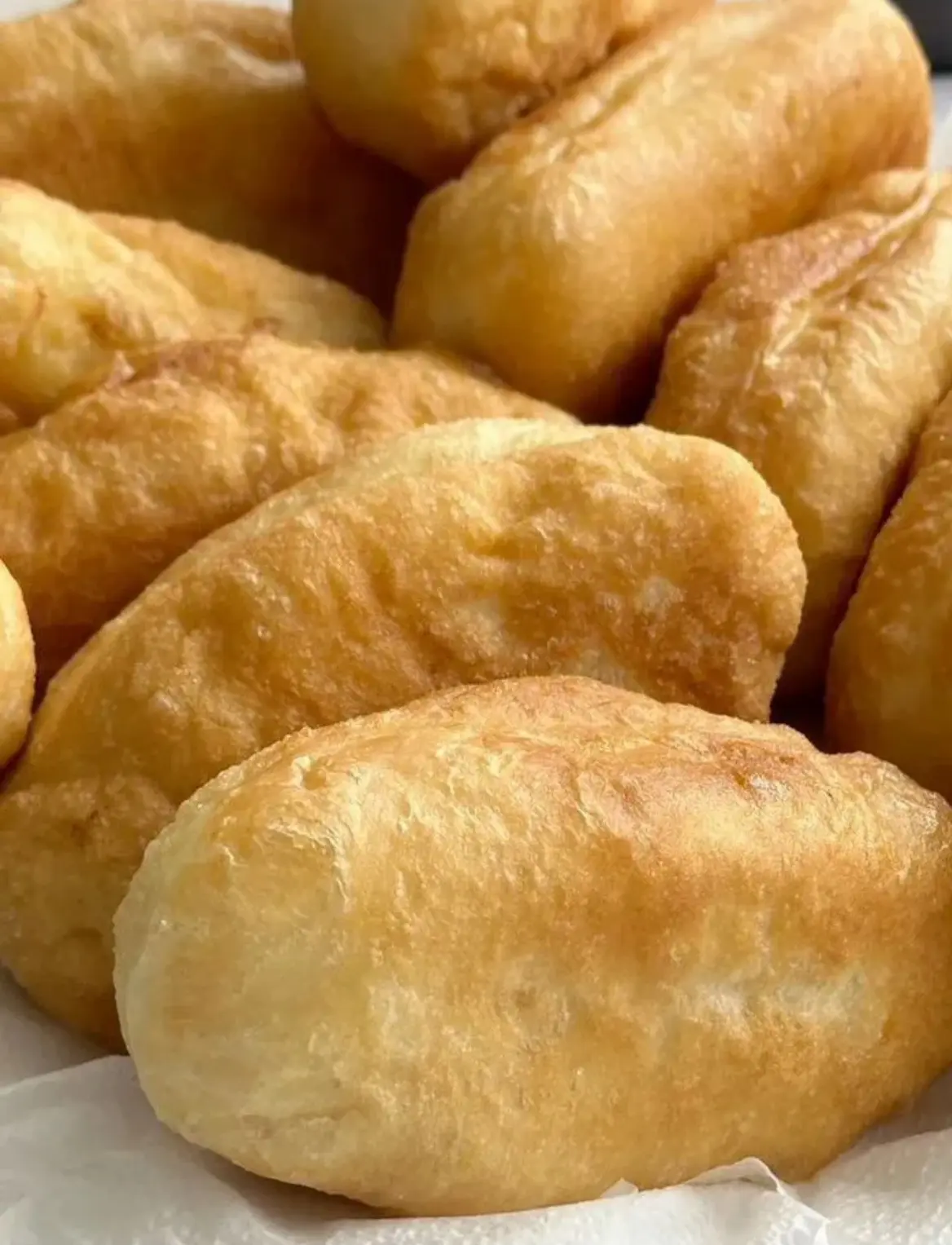 Сегодня будет пирожки 😋😋😋😋
Кортошком 
Кулибника 
Копустой 
Яйца