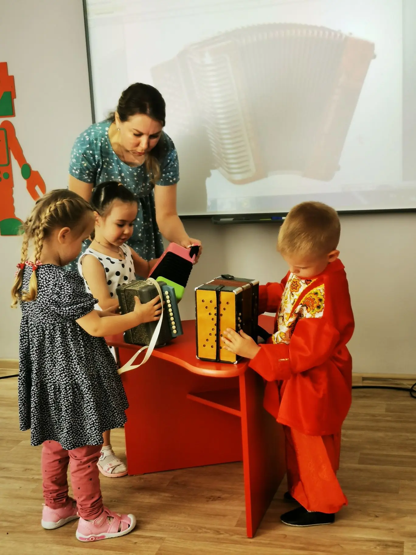 Сегодня в нашем детском саду прошел замечательный праздник, посвящённый одному из самых душевных муз