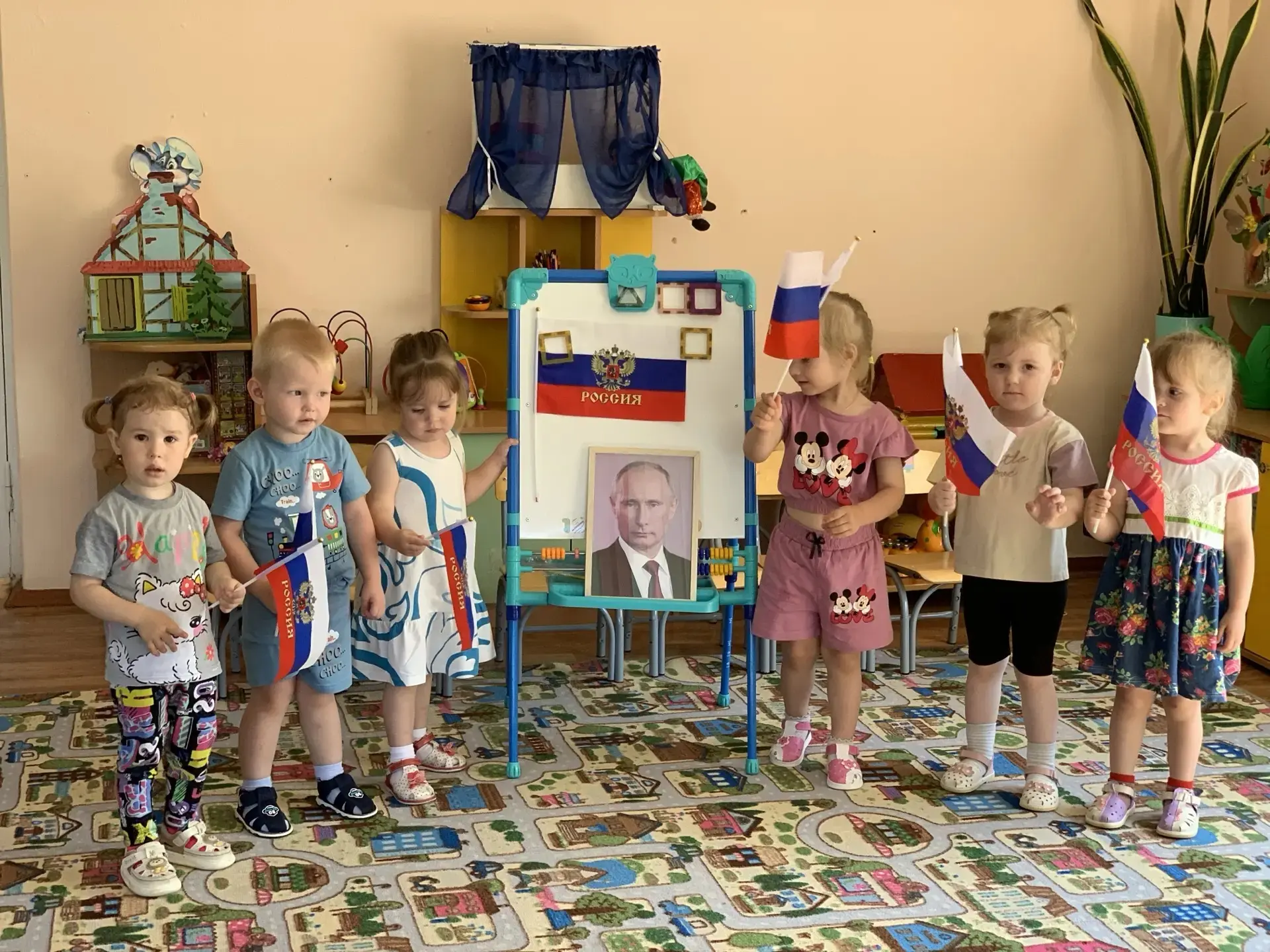 🇷🇺 12 июня-  День России. И  в детском саду  происходит тихое, но важное чудо — педагоги воспитыва