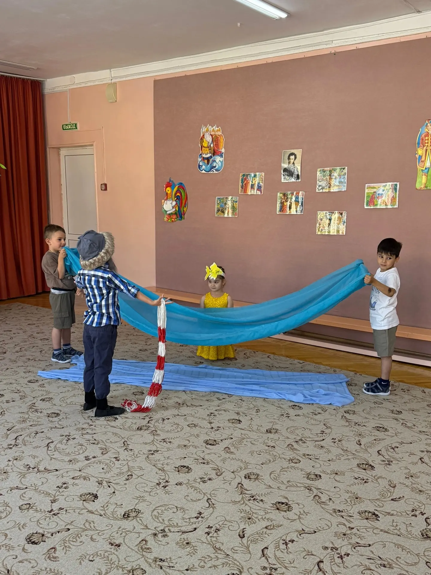 Дети средних групп подготовили инсценировки по сказкам А. С Пушкина.