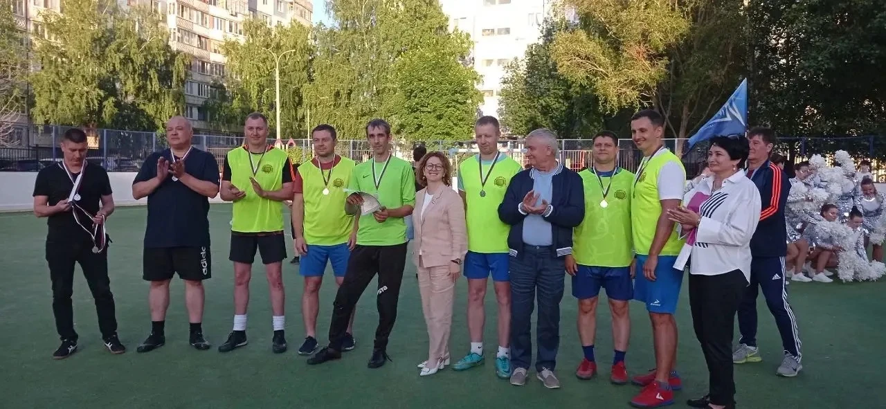 ⚽️ Серебро с характером!

На футбольном поле Лицея №124 состоялся финал районных соревнований «Высши