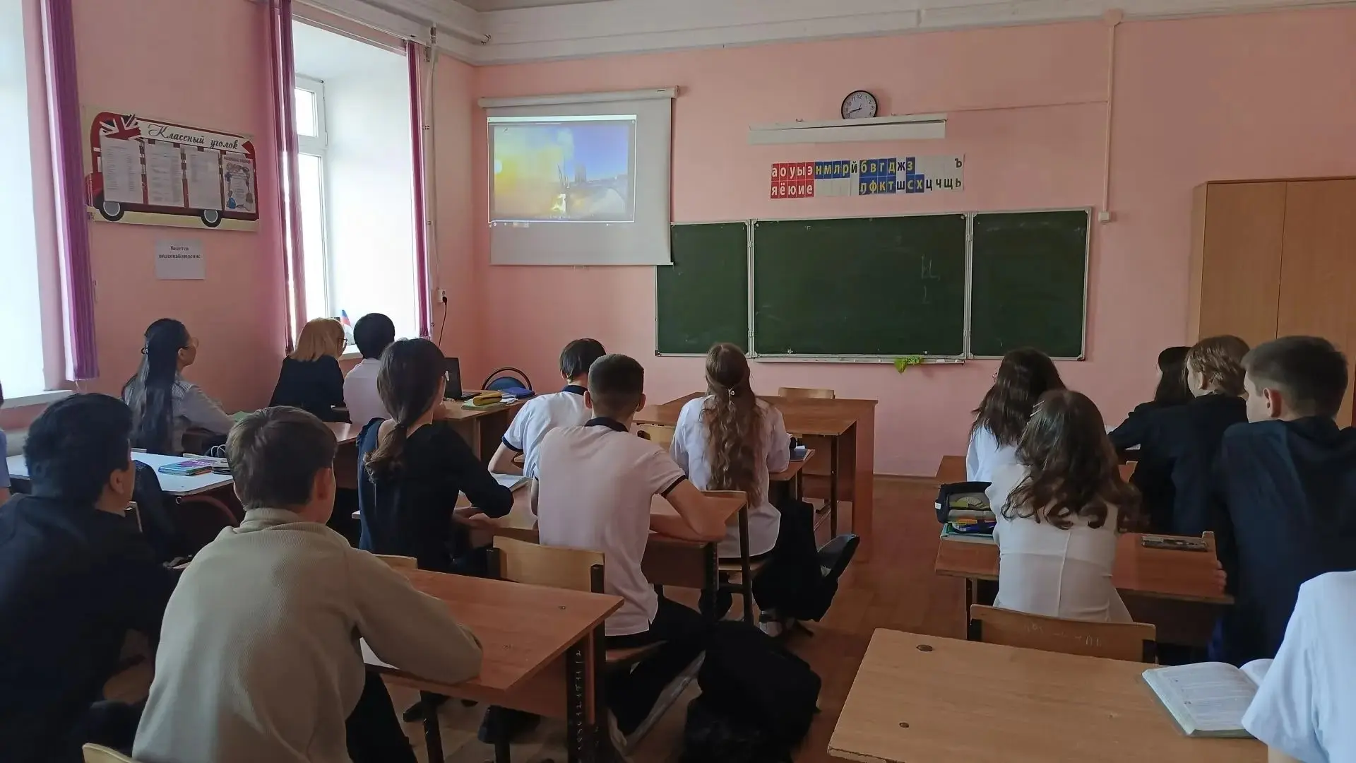 🚀 65 лет триумфа: «Разговоры о важном» ко Дню космонавтики

Сегодня в нашей школе прошли внеурочные