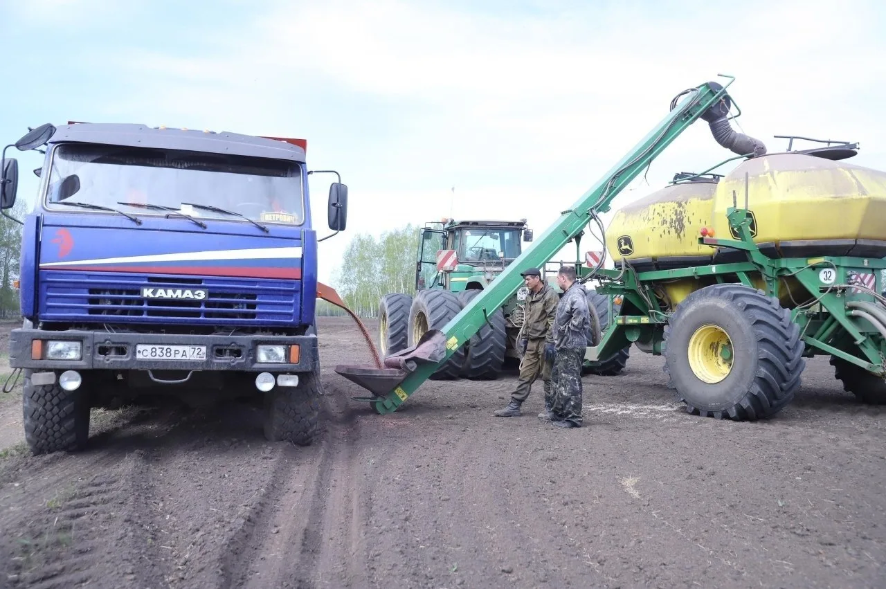 🚜 Аграрии Голышмановского округа завершили сев яровых культур на плановых площадях

Работы проведен