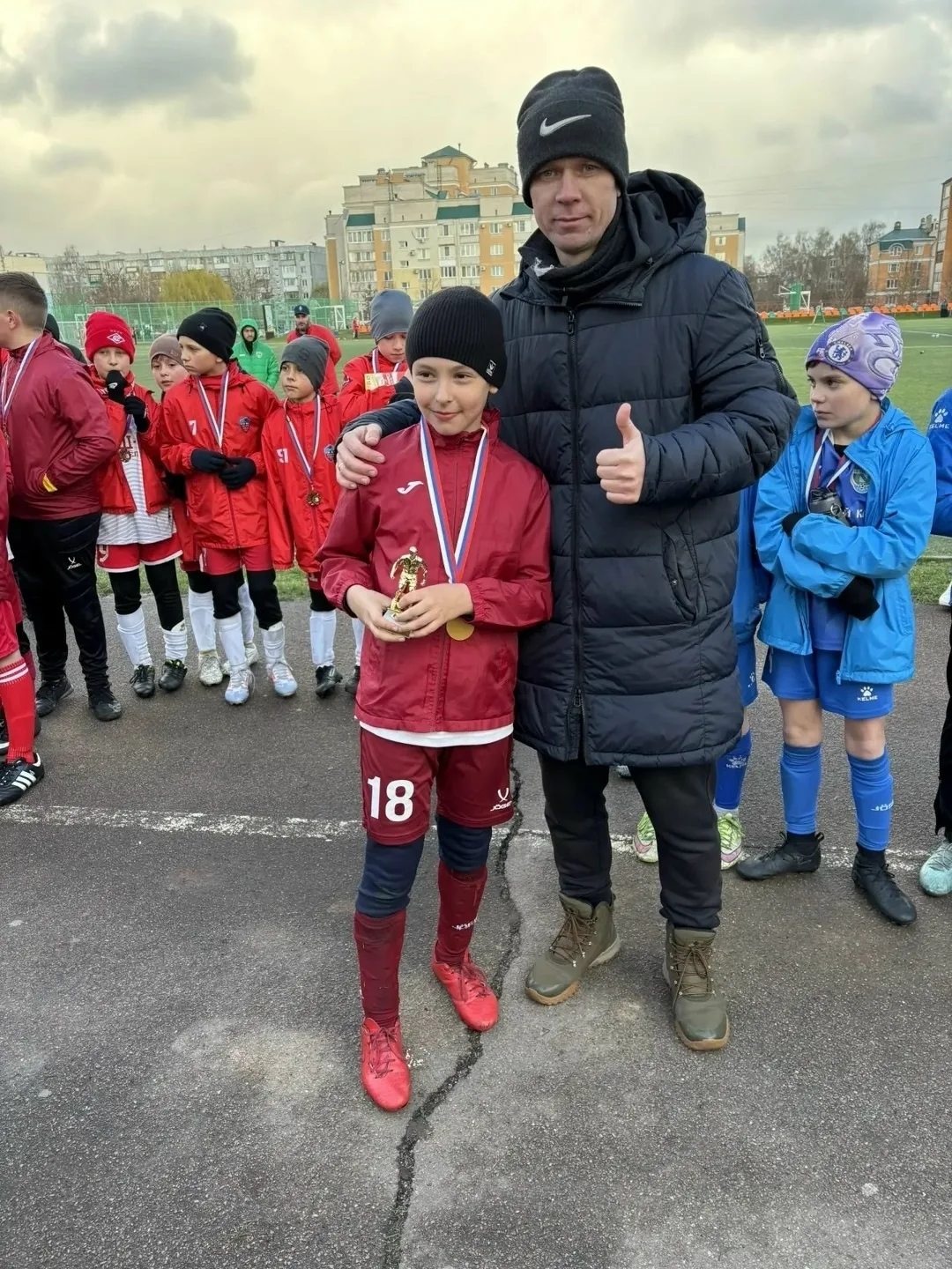 ✨ Поздравляем

⚽ команду "Спортивной школы №4" (2) детей 2016 г. р.

🥇 с золотыми медалями

🏆 в ме