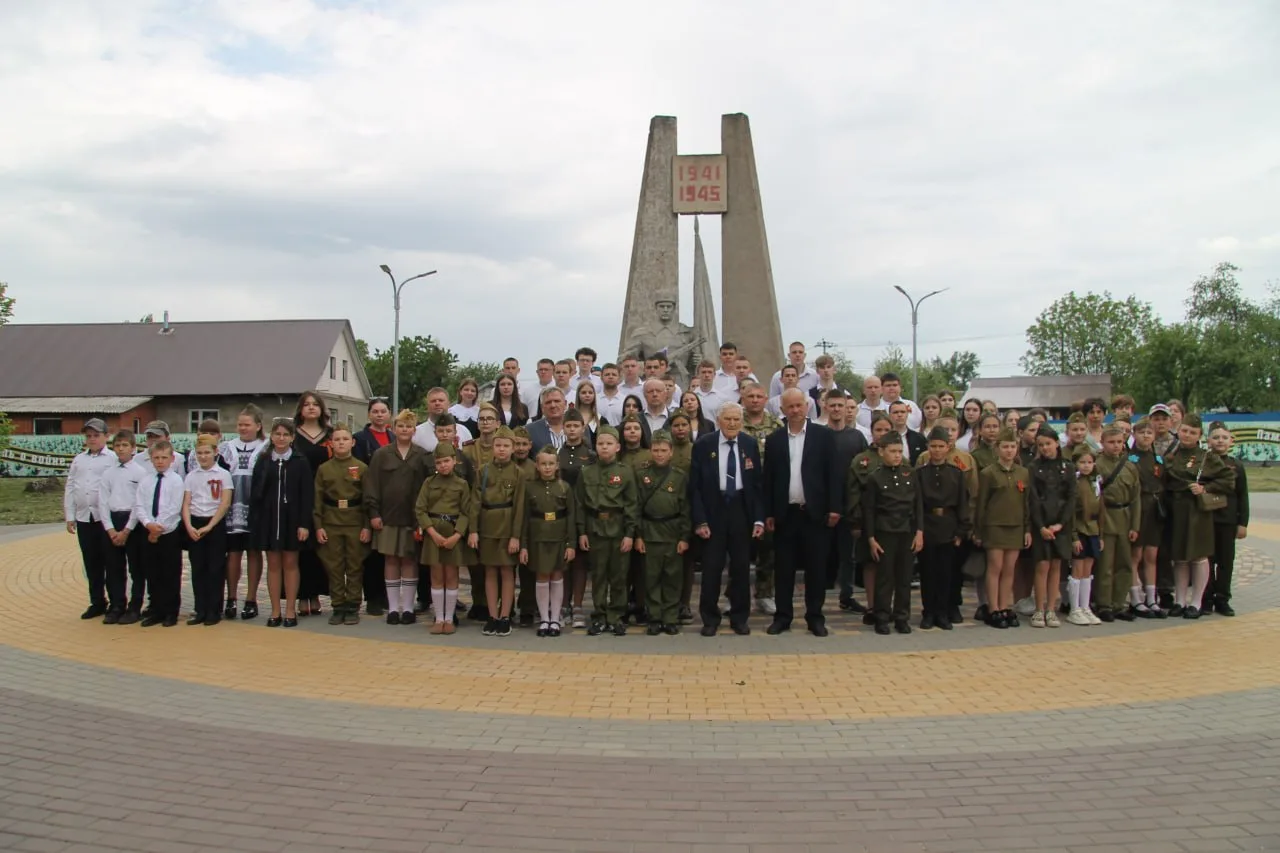 🎗️Память, живущая в сердцах: визит Анатолия Терехова в Горшеченский район

📌Сегодня Горшеченский р