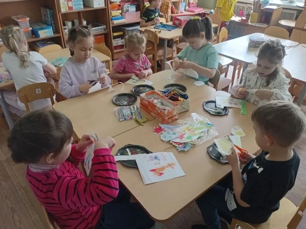 Мы спросили у ребят из группы «Ромашка»- «Что такое лето?»
А ребята ответили на этот вопрос при помо