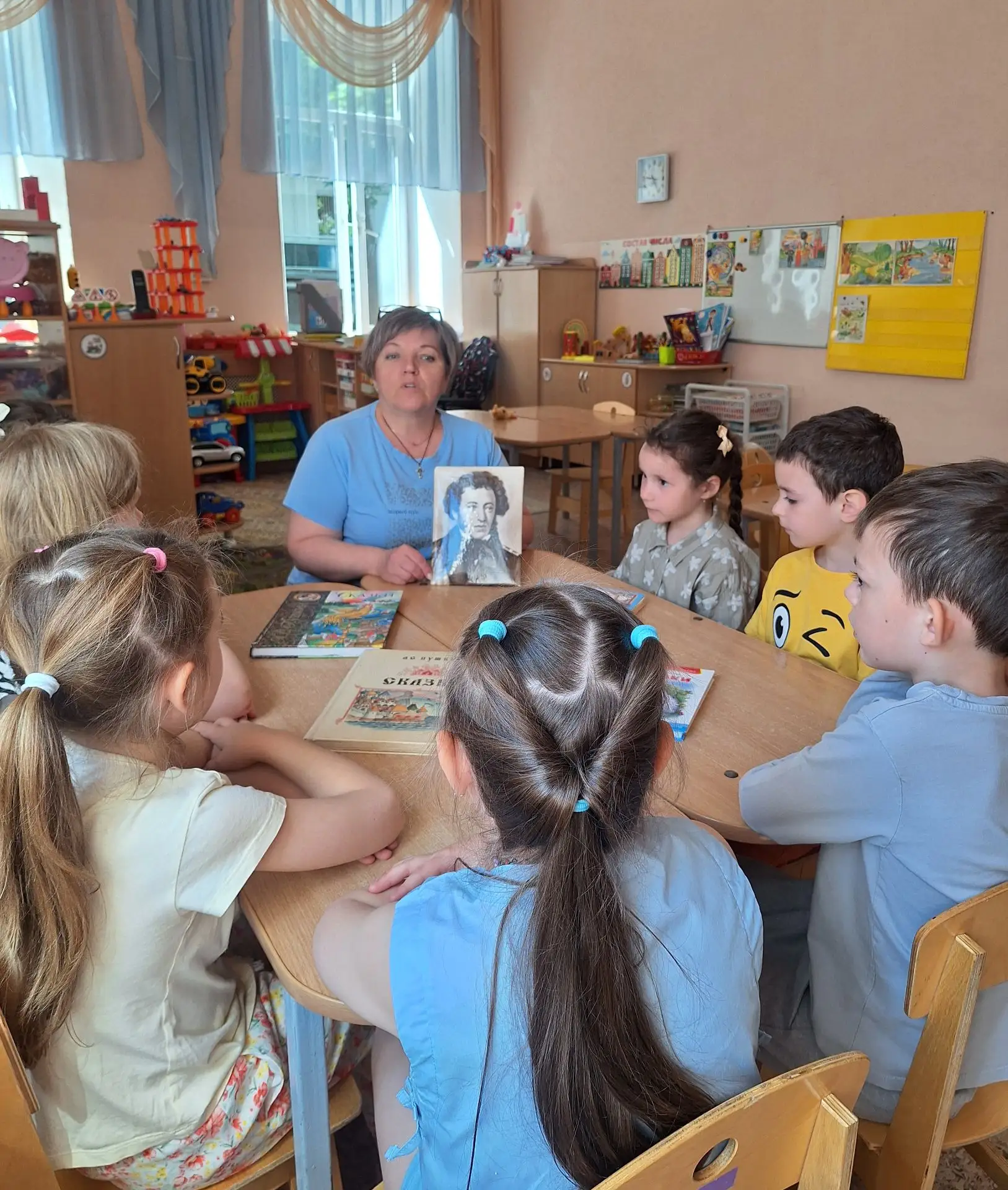 В МБДОУ детском саду №1 "Василёк" прошло познавательное занятие, посвящённое одному из величайших по